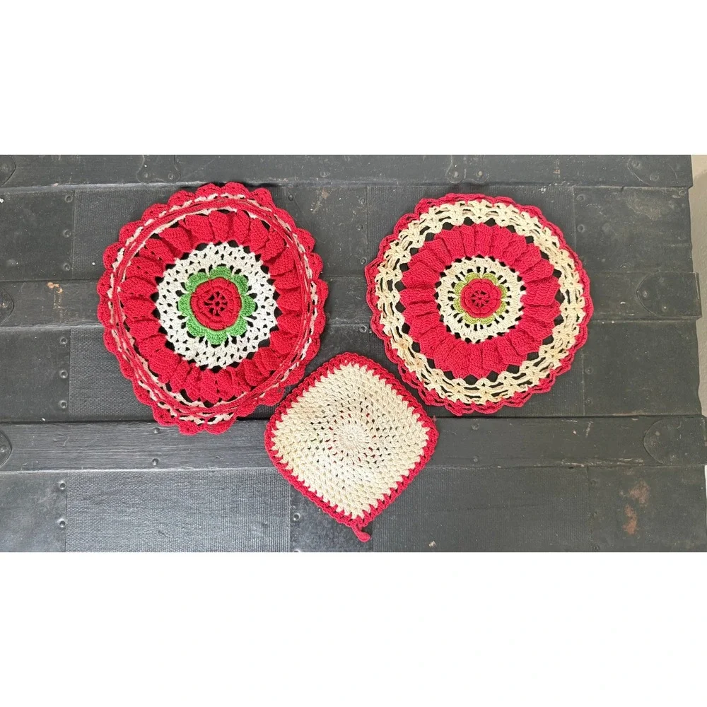 Vintage Handmade Crochet Rose Potholder Set Red Cream Green Floral 3pc